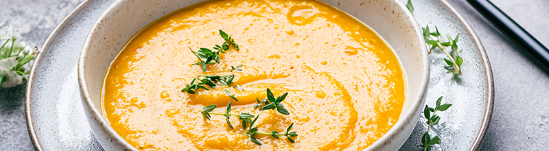 Dopřejte si se stravenkovou kartou oblíbený hit podzimu, dýňová polévka je tady! 1 Dýňová polévka a eStravenka